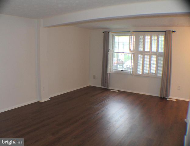 7915 TYSON OAKS CIR, Vienna, VA 22182