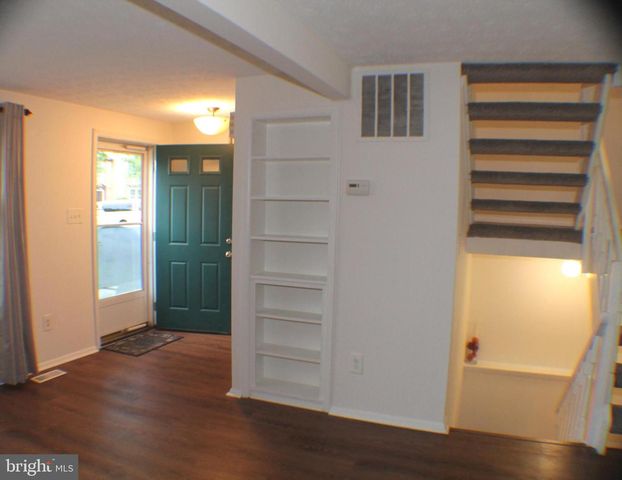 7915 TYSON OAKS CIR, Vienna, VA 22182