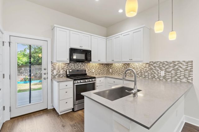 720 Pedernales ST B, Austin, TX 78702
