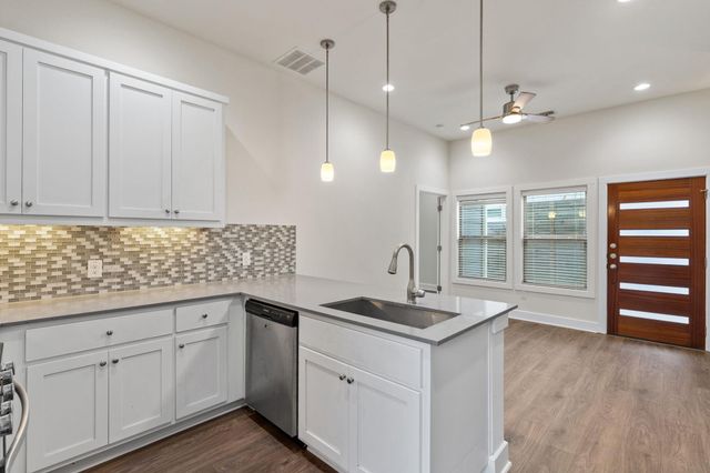 720 Pedernales ST B, Austin, TX 78702