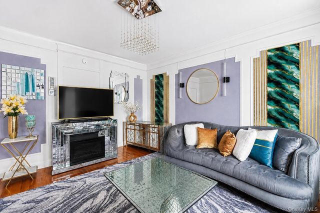 756 E 223rd Street, Bronx, NY 10466