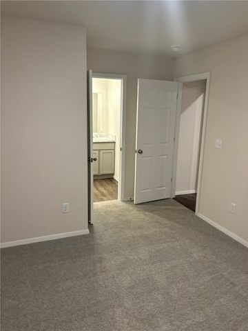 801 S Katlyn Drive, Siloam Springs, AR 72761