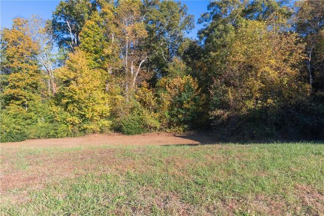 148 Village Drive, Clarkesville, GA 30523
