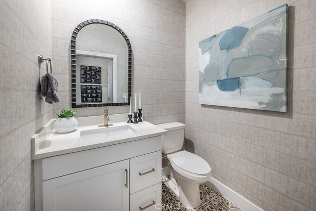 1064 E Overlook Drive, Orange, CA 92867