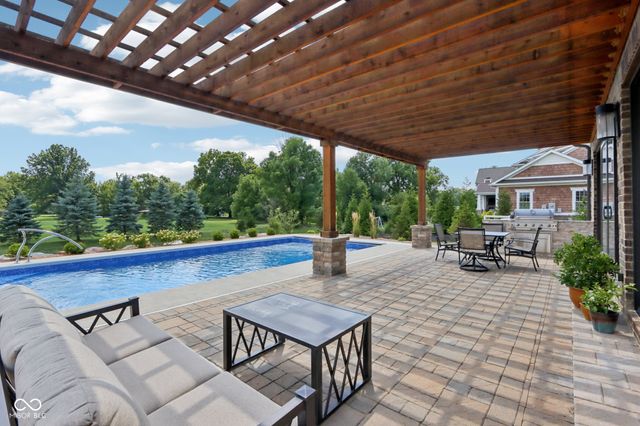 2701 Oak Way Trace, Westfield, IN 46074