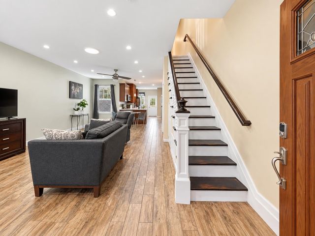 10 WEST 36TH ST, Bayonne, NJ 07002