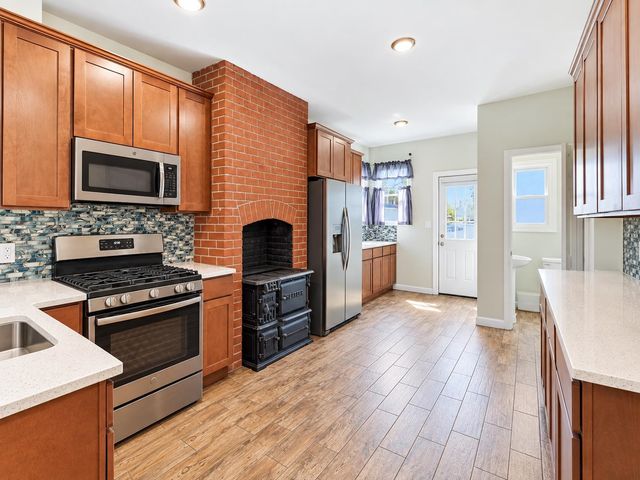 10 WEST 36TH ST, Bayonne, NJ 07002