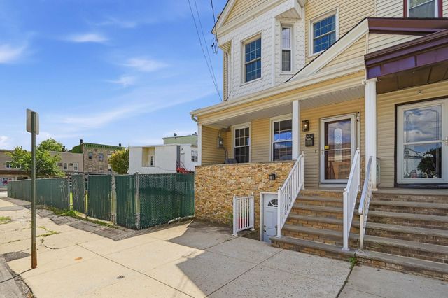 10 WEST 36TH ST, Bayonne, NJ 07002