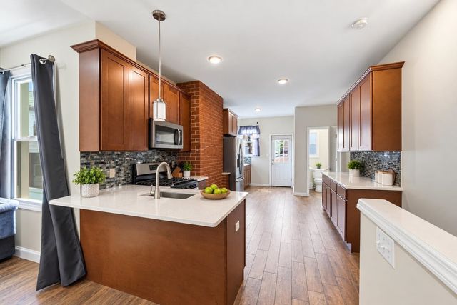 10 WEST 36TH ST, Bayonne, NJ 07002