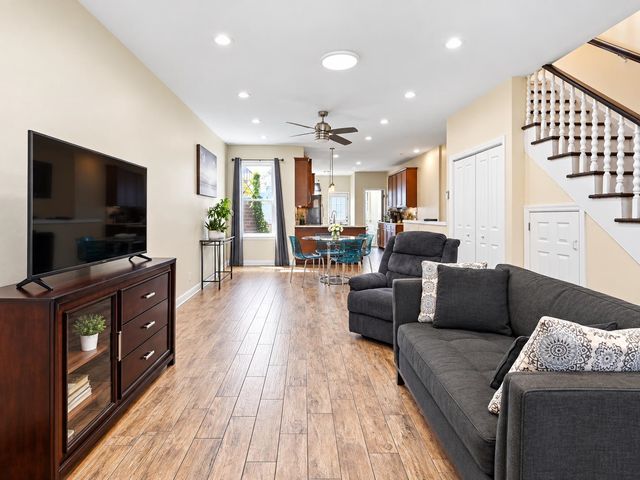 10 WEST 36TH ST, Bayonne, NJ 07002