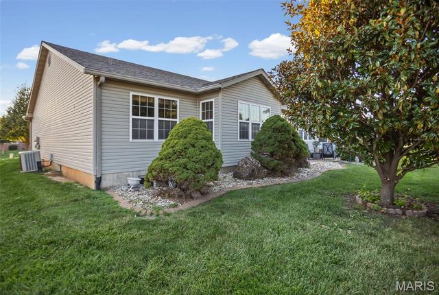 23 Klein Drive, Bethalto, IL 62010