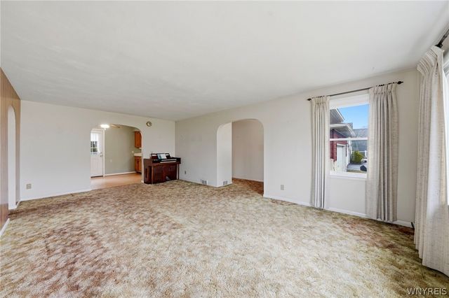 11168 Main, Clarence, NY 14031