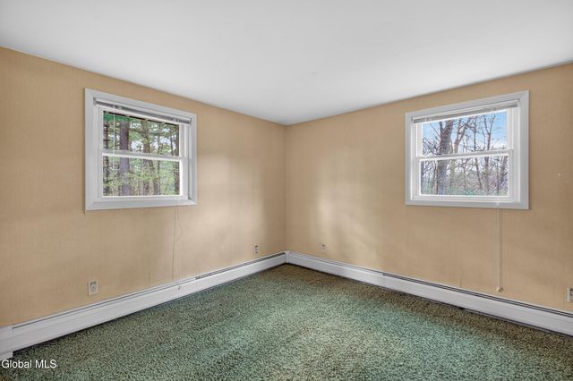 24 Longview Drive, Clifton Park, NY 12065