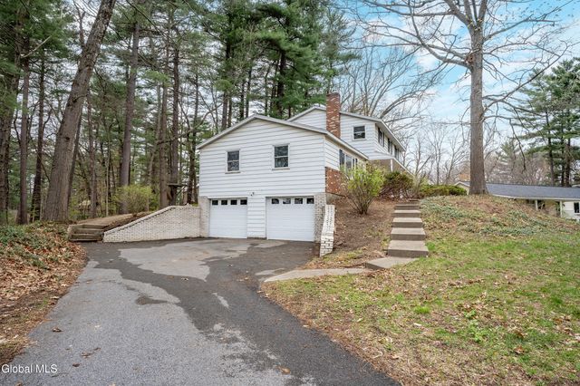 24 Longview Drive, Clifton Park, NY 12065