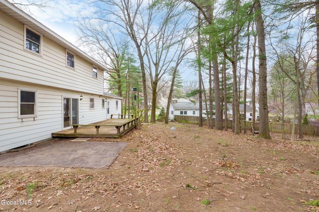 24 Longview Drive, Clifton Park, NY 12065