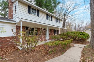 24 Longview Drive, Clifton Park, NY 12065