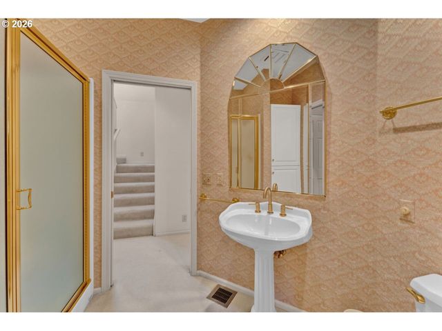 2574 W 28TH Ave, Eugene, OR 97405