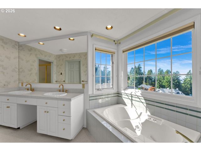 2574 W 28TH Ave, Eugene, OR 97405