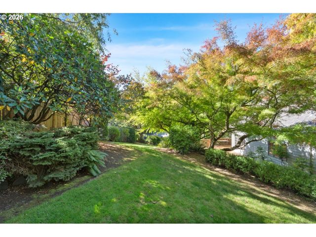 2574 W 28TH Ave, Eugene, OR 97405
