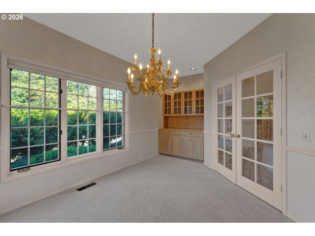 2574 W 28TH Ave, Eugene, OR 97405