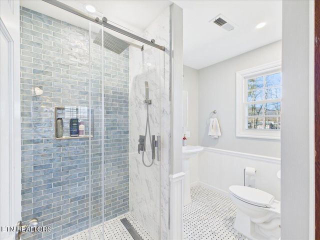 1308 Gloucester Ave, Middlesboro, KY 40965