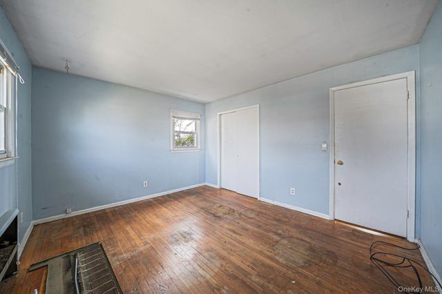 2492 6th Avenue, East Meadow, NY 11554