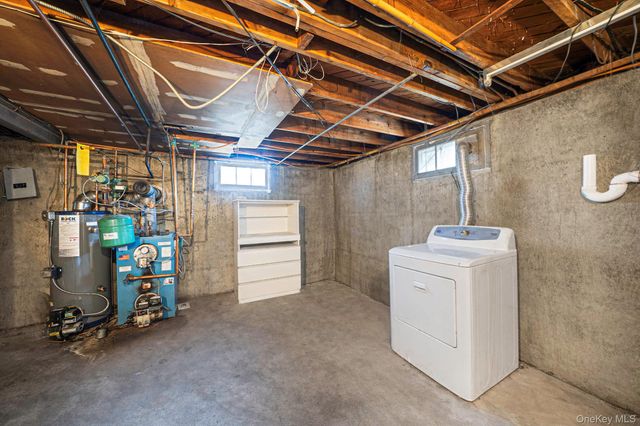 2492 6th Avenue, East Meadow, NY 11554