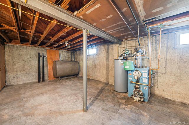 2492 6th Avenue, East Meadow, NY 11554