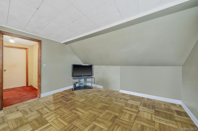 2492 6th Avenue, East Meadow, NY 11554