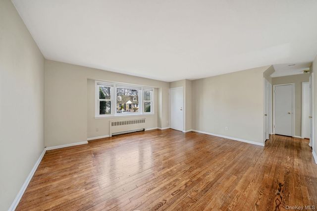 2492 6th Avenue, East Meadow, NY 11554