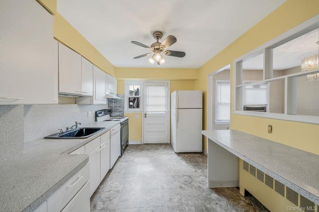 2492 6th Avenue, East Meadow, NY 11554