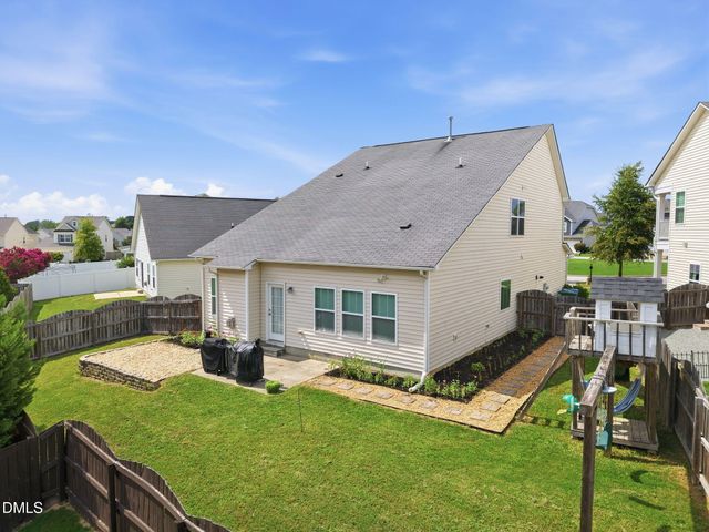 1922 Hinswood Circle, Fuquay Varina, NC 27526