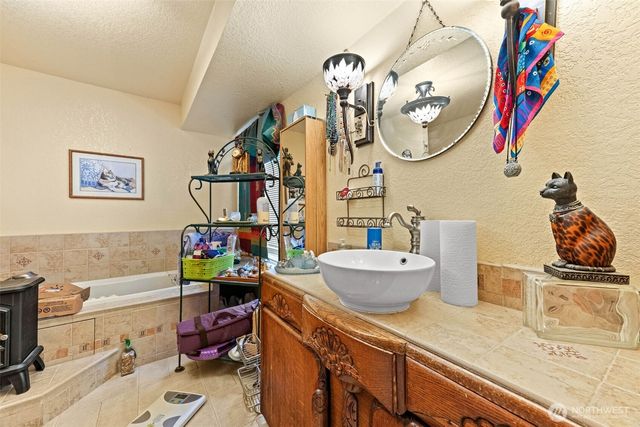 818 Berne Lane SE, Olympia, WA 98513
