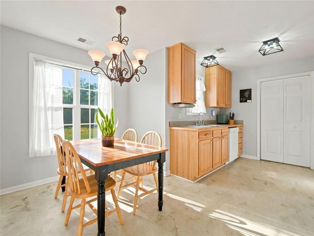 128 Brookstone Drive SW, Calhoun, GA 30701