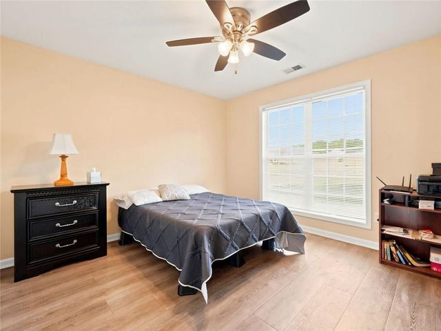 128 Brookstone Drive SW, Calhoun, GA 30701