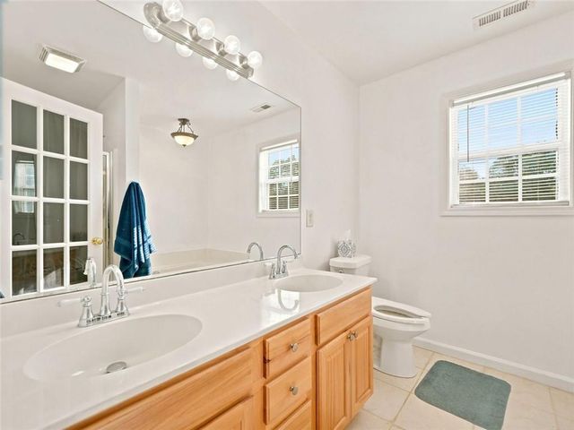 128 Brookstone Drive SW, Calhoun, GA 30701