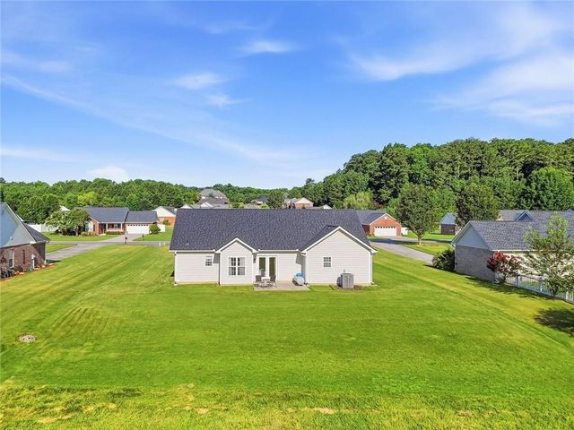 128 Brookstone Drive SW, Calhoun, GA 30701