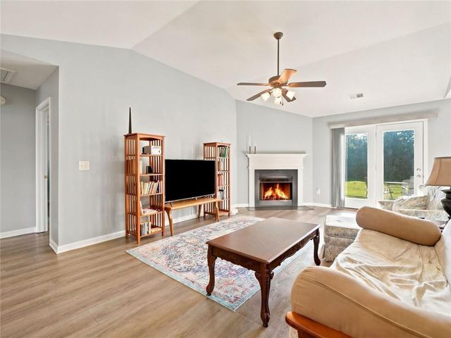 128 Brookstone Drive SW, Calhoun, GA 30701