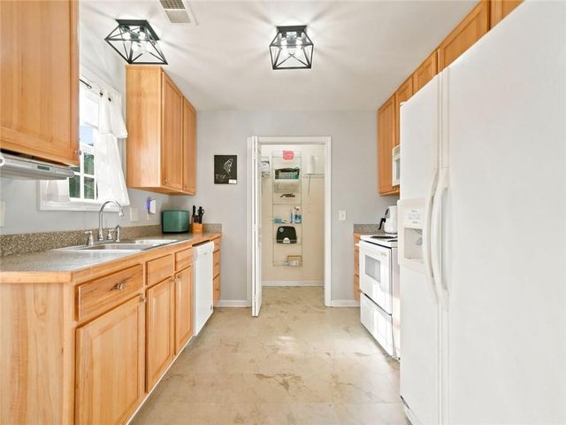 128 Brookstone Drive SW, Calhoun, GA 30701