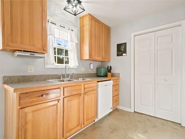 128 Brookstone Drive SW, Calhoun, GA 30701