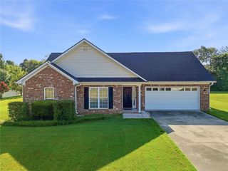 128 Brookstone Drive SW, Calhoun, GA 30701