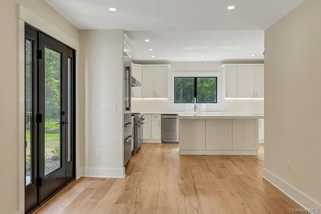 676 Hardscrabble Road, Chappaqua, NY 10514