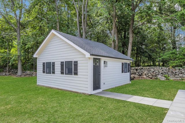 676 Hardscrabble Road, Chappaqua, NY 10514