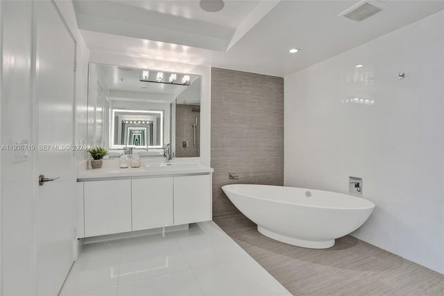 300 Sunny Isles Blvd 4-1407, Sunny Isles Beach, FL 33160