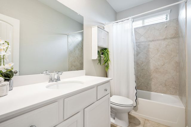 560 Winnetka Drive, Oak Point, TX 75068