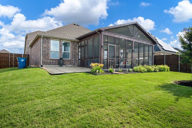 560 Winnetka Drive, Oak Point, TX 75068