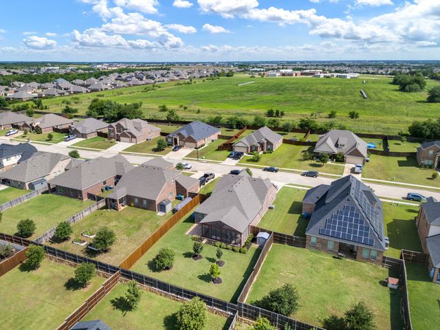 560 Winnetka Drive, Oak Point, TX 75068
