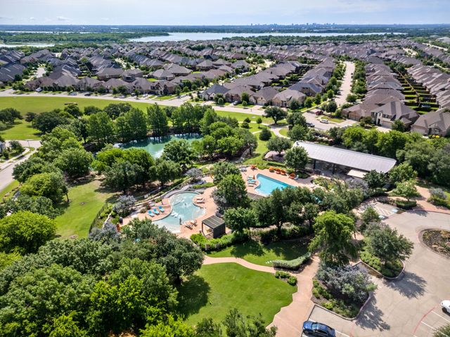 560 Winnetka Drive, Oak Point, TX 75068
