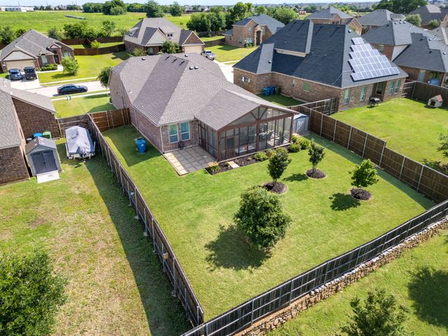 560 Winnetka Drive, Oak Point, TX 75068