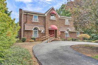 1710 Dawn LN, Roanoke, VA 24018